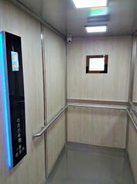 Cabine d ascenseur avec afficheur multimedia